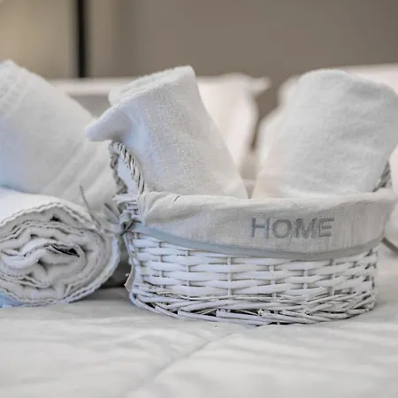 La Porta Di Alba Отель типа 